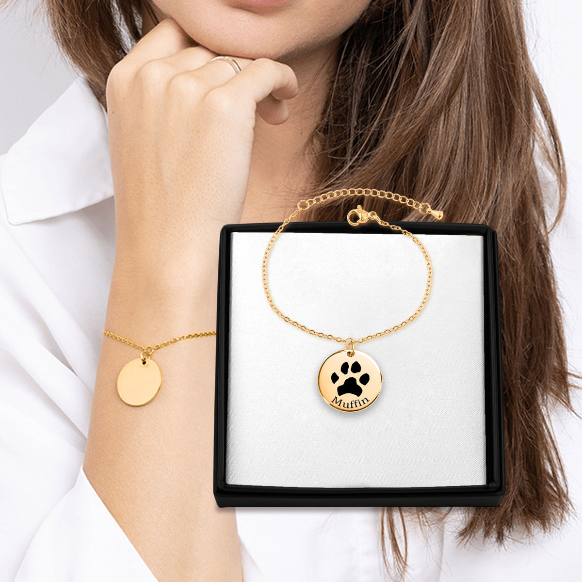 Pulsera con la huella de tu mascota en la muñeca y en su caja de regalo